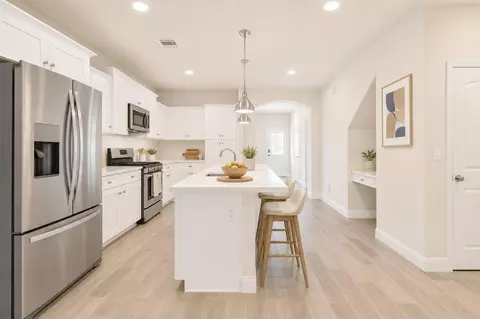2715 Las Rosas Ave, Clovis, CA 93619 photo 5