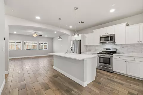 2715 Las Rosas Ave, Clovis, CA 93619 photo 17