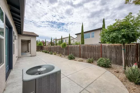 Exterior - 768 Overstone Ave, Madera, CA 93636 photo 8 of 14