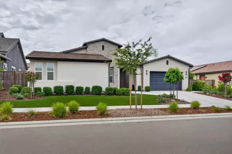Exterior - 768 Overstone Ave, Madera, CA 93636 photo 3 of 14