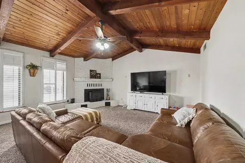 Living - 36400 Avenue 12, Madera, CA 93636 photo 1 of 1