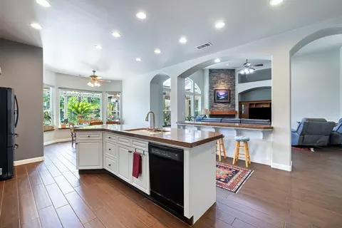 Kitchen - 356 Richmond Ave, Clovis, CA 93619 photo 3 of 6