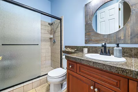 Bath - 356 Richmond Ave, Clovis, CA 93619 photo 1 of 6