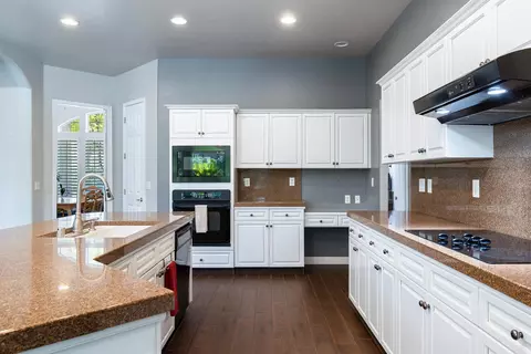 Kitchen - 356 Richmond Ave, Clovis, CA 93619 photo 5 of 6