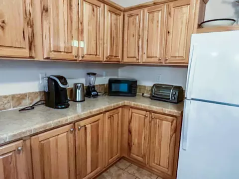 Kitchen - 39950 Millwood Rd, Dunlap, CA 93621 photo 1 of 3