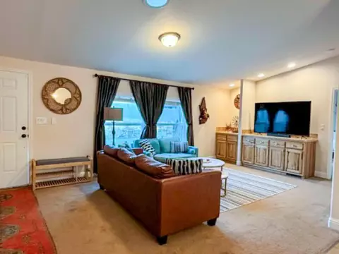Living - 39950 Millwood Rd, Dunlap, CA 93621 photo 1 of 2