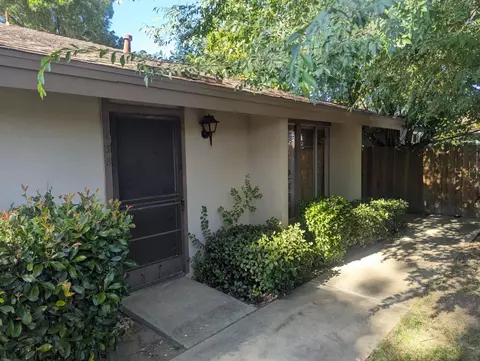 4654 N Chestnut Ave #138, Fresno, CA 93726