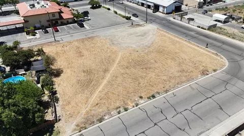 401 S 6th St, Kerman, CA 93630 photo 4