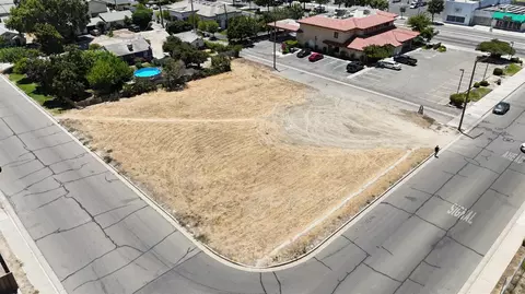 401 S 6th St, Kerman, CA 93630 photo 1