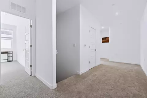 Entry Way - 1164 Granite Dr W, Madera, CA 93636 photo 2 of 4