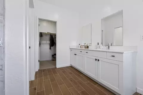 Entry Way - 1164 Granite Dr W, Madera, CA 93636 photo 4 of 4