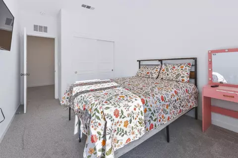 Bedroom - 1164 Granite Dr W, Madera, CA 93636 photo 6 of 8