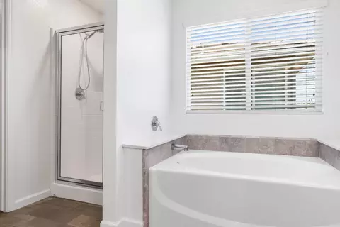 Bath - 1909 Kelly Ln, Clovis, CA 93611 photo 6 of 7
