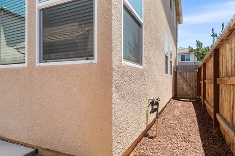 Exterior - 1909 Kelly Ln, Clovis, CA 93611 photo 11 of 18