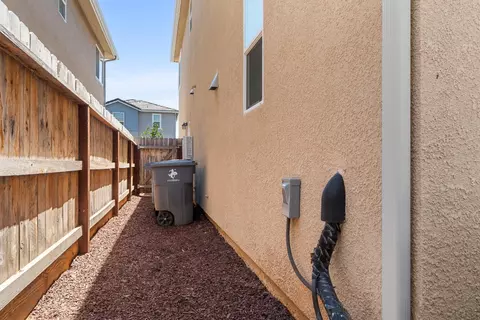 Exterior - 1909 Kelly Ln, Clovis, CA 93611 photo 12 of 18