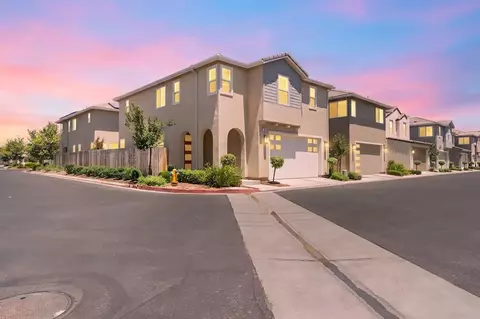 Exterior - 1909 Kelly Ln, Clovis, CA 93611 photo 17 of 18