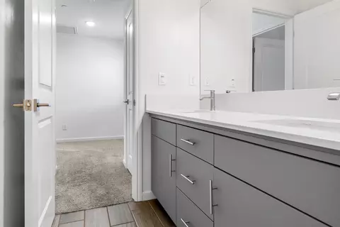 Bath - 1909 Kelly Ln, Clovis, CA 93611 photo 4 of 7