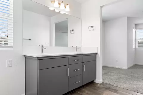 Bath - 1909 Kelly Ln, Clovis, CA 93611 photo 7 of 7