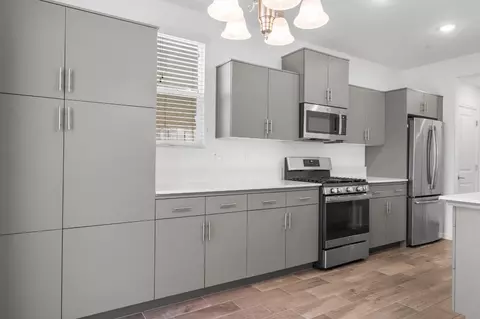 Kitchen - 1909 Kelly Ln, Clovis, CA 93611 photo 1 of 4