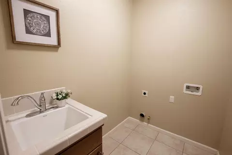 739 Hermosa Ave, Clovis, CA 93619 photo 12