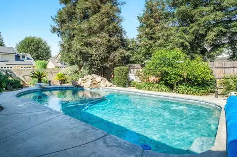 Exterior - 741 N Oxford Ave, Clovis, CA 93611 photo 4 of 7