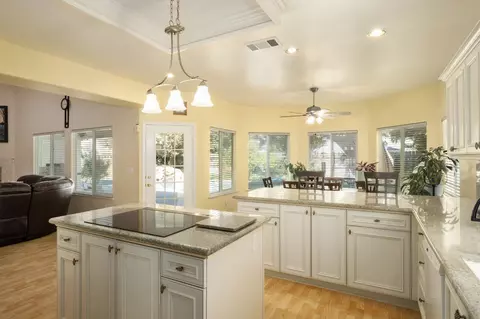 Kitchen - 741 N Oxford Ave, Clovis, CA 93611 photo 4 of 4