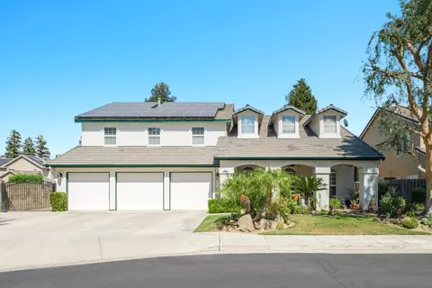 741 N Oxford Ave, Clovis, CA 93611