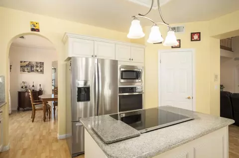 Kitchen - 741 N Oxford Ave, Clovis, CA 93611 photo 3 of 4