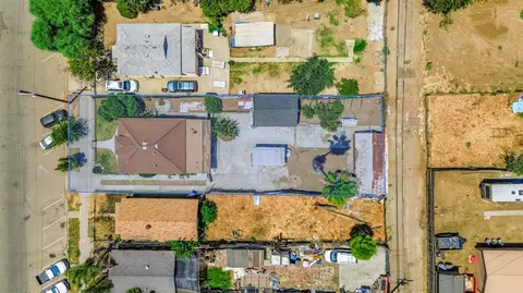 236 E St, Fresno, CA 93706 photo 25