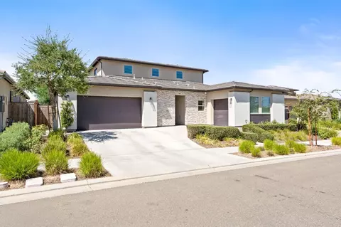 874 Overstone Ave, Madera, CA 93636 photo 2
