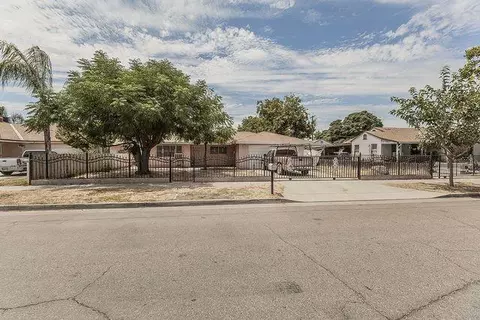 1602 S 5th St, Fresno, CA 93702