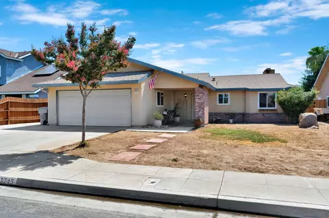 3745 Sunnyside Ave, Clovis, CA 93611 photo 2