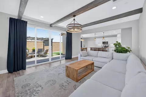 3853 Morris Ave, Clovis, CA 93619 photo 2