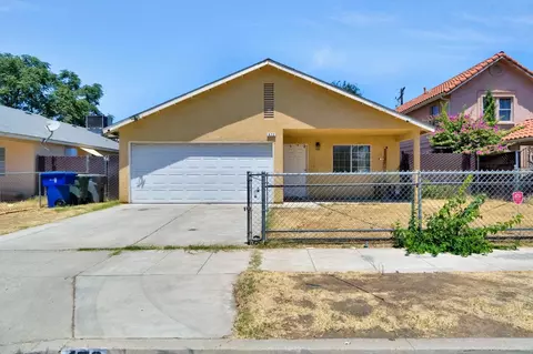 472 W Spruce Ave, Pinedale, CA 93650