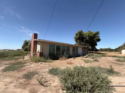 Exterior - 17577 Iona Ave, Lemoore, CA 93245 photo 2 of 8