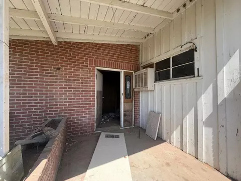Exterior - 17577 Iona Ave, Lemoore, CA 93245 photo 6 of 8