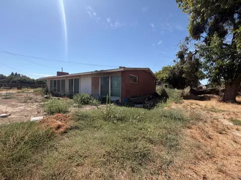 Exterior - 17577 Iona Ave, Lemoore, CA 93245 photo 4 of 8