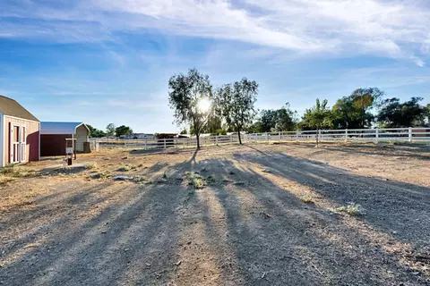 16900 Monreal Rd, Madera, CA 93636 photo 33