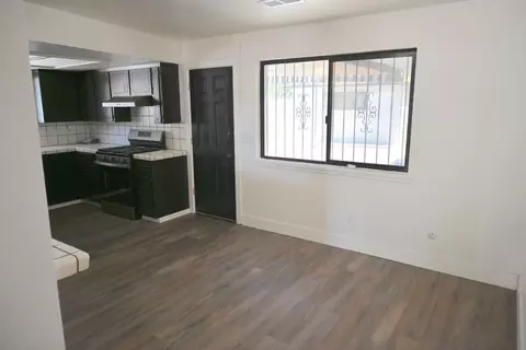 323 Elm Ave, Clovis, CA 93612 photo 11