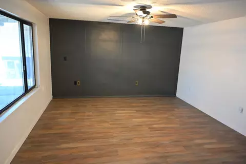 323 Elm Ave, Clovis, CA 93612 photo 9