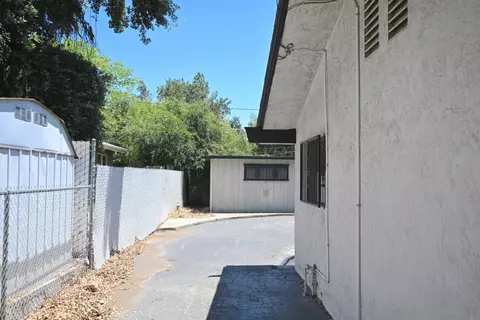323 Elm Ave, Clovis, CA 93612 photo 3