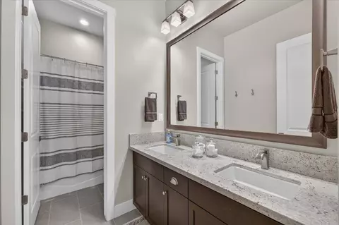 Bath - 3396 Trenton Ave, Clovis, CA 93619 photo 1 of 6