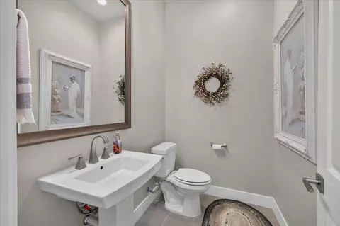 Bath - 3396 Trenton Ave, Clovis, CA 93619 photo 2 of 6
