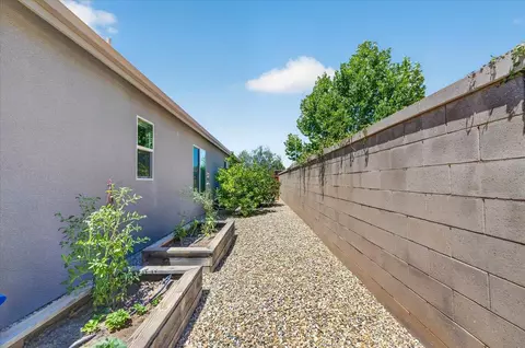 Exterior - 3396 Trenton Ave, Clovis, CA 93619 photo 10 of 24