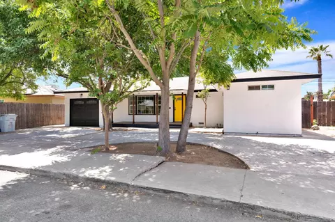 Exterior - 4416 E Curran Dr, Fresno, CA 93703 photo 3 of 8