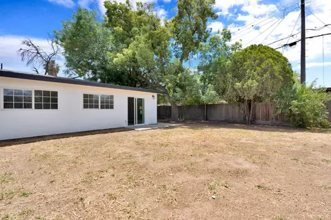 Exterior - 4416 E Curran Dr, Fresno, CA 93703 photo 8 of 8