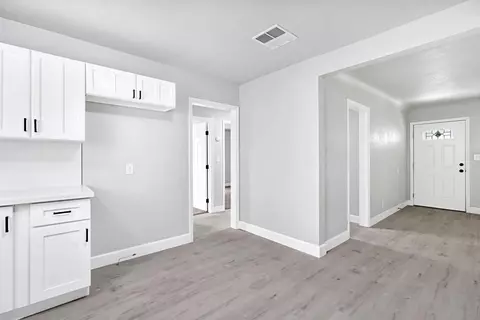 Entry Way - 4416 E Curran Dr, Fresno, CA 93703 photo 2 of 2