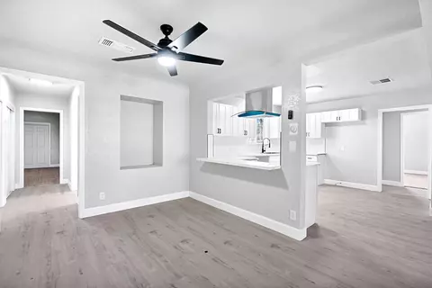 Entry Way - 4416 E Curran Dr, Fresno, CA 93703 photo 1 of 2