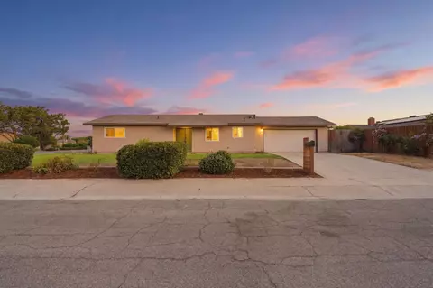905 S Leila St, Visalia, CA 93277
