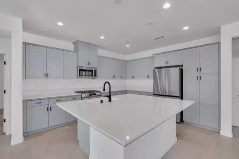 Kitchen - 4035 Braden, Madera, CA 93636 photo 1 of 6